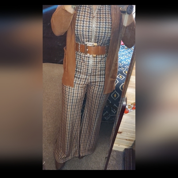 Stylish Houndstooth Jumpsuit - Black and Tan - Picture 6 of 7